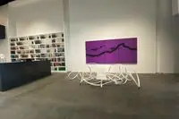 نیمکت های ماکارونی و پابلو رینوسو در کاستوت گالری دبی/ عکس 