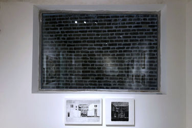 نمایشگاه گروهی هنرمندان با عنوان "دهن کجی به افلاطون در گالری این جا