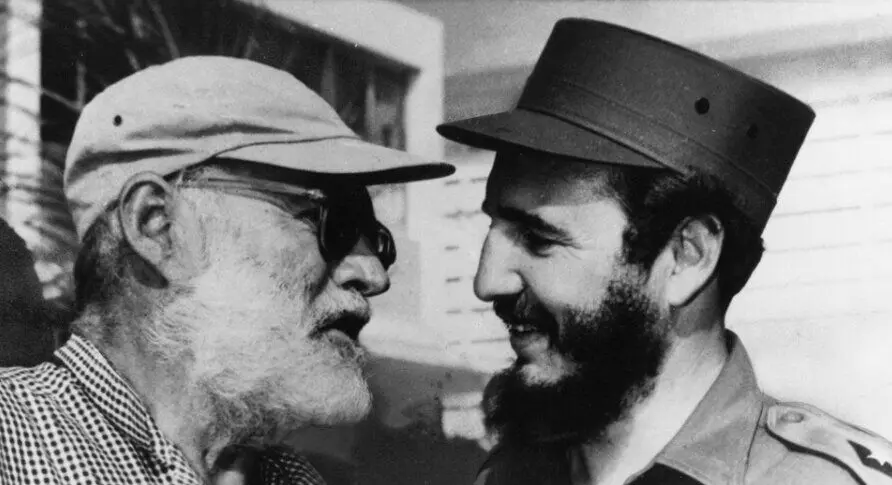 جایزه نوبل ارنست همینگوی را چه کسی دزدید؟/ ماجرای جالب رفاقت نویسنده آمریکایی با فیدل کاسترو