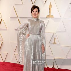 olivia-colman-oscars-2022-1024x1024