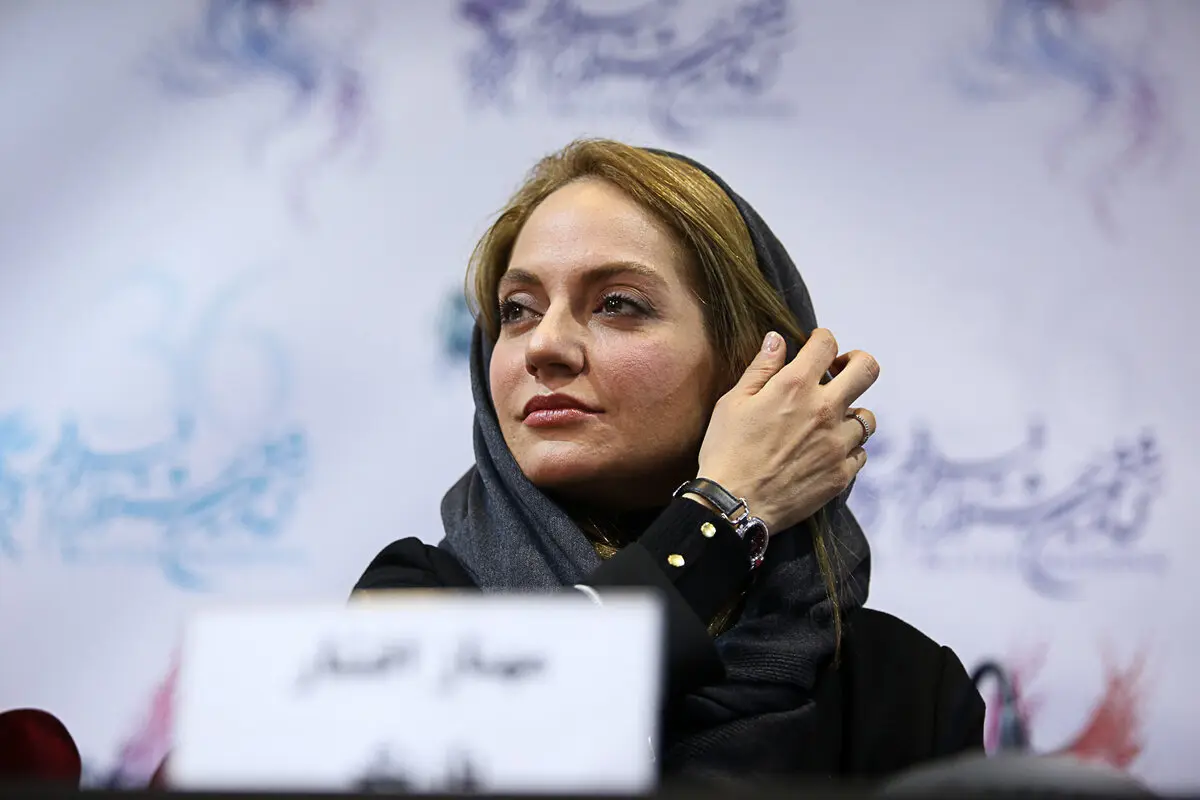 ببینید: روز پر ستاره کاخ جشنواره فیلم فجر / از شوخی‌های عکسی رضا عطاران تا تیپ جذاب مهناز افشار، مریلا زارعی و هانیه توسلی