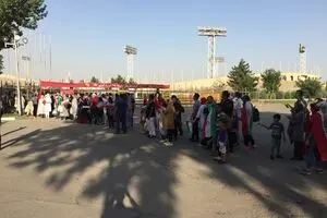 زنان ورزشگاه آزادی را پر کردند / عکس‌ها