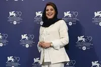 ببینید: طناز طباطبایی با کت و شلوار سفید در جشنواره ونیز