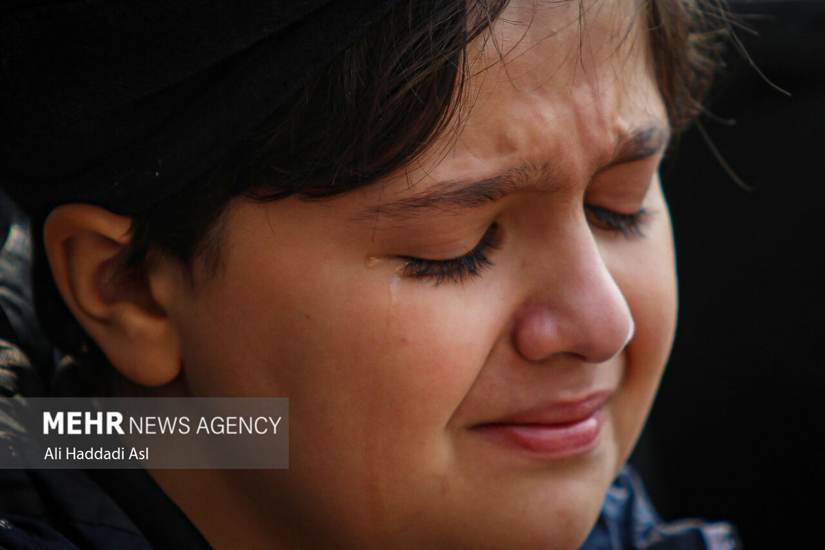 ببینید: اشک های فرزندان و بازیگران در فراغ شهرام عبدلی 