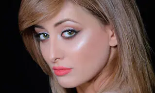 فرار از کشور به‌خاطر عکس با این ملکه زیبایی!/10عکس