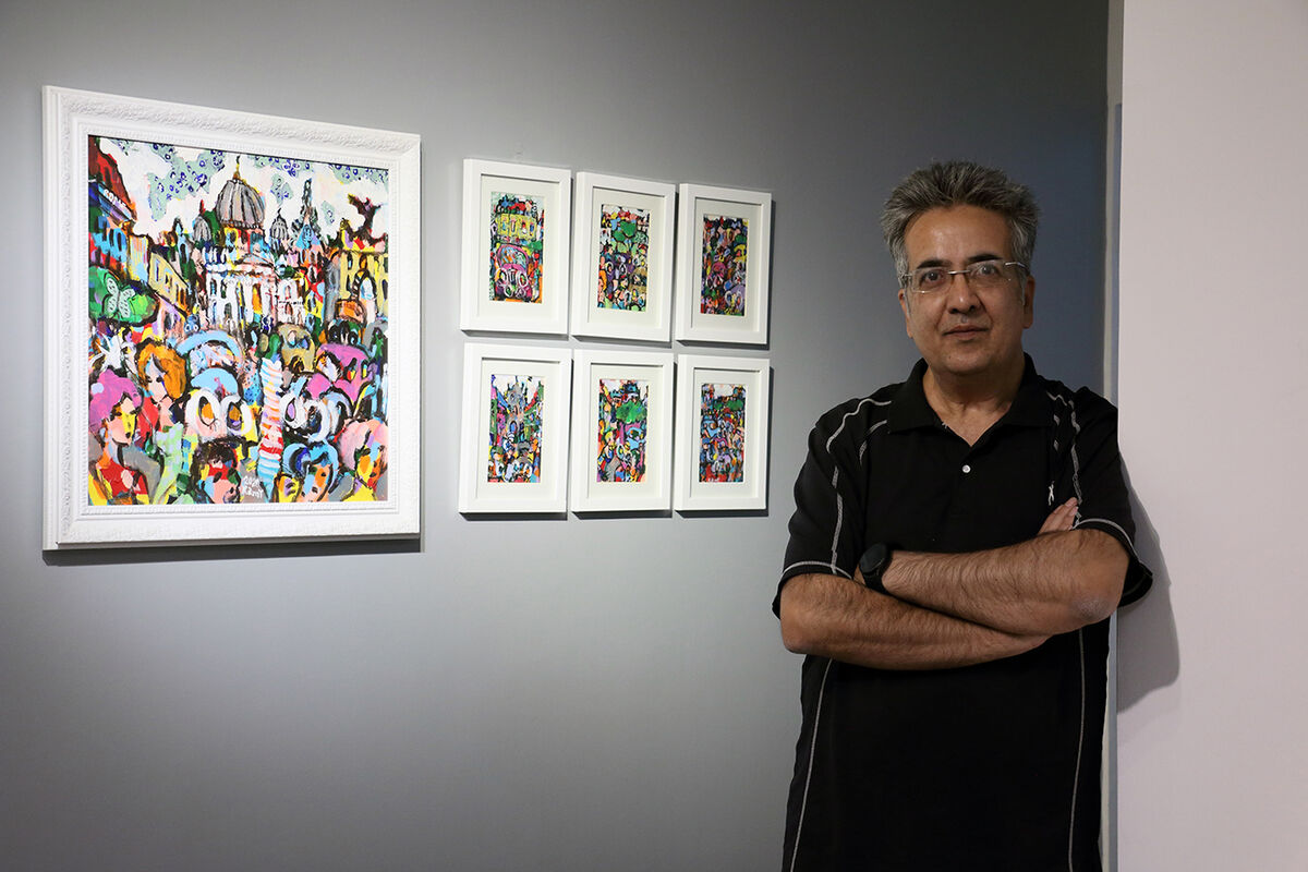 “Crowding” at Mojdeh Art Gallery featuring 15 artists 