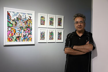 “Crowding” at Mojdeh Art Gallery featuring 15 artists 