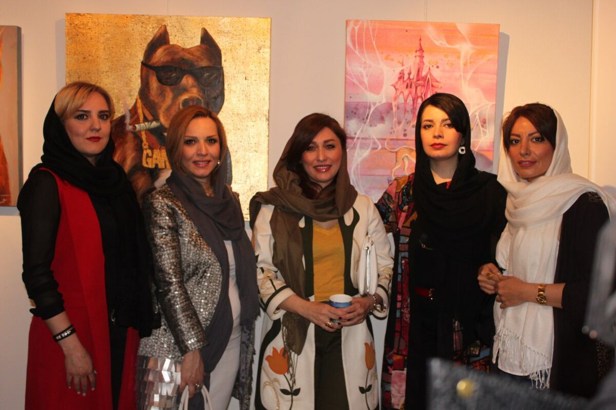 نمایشگاه سگ در گالری شکوه
