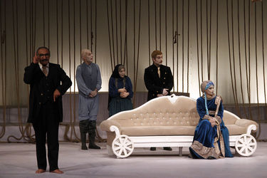 نمایش "کابوس حضرت اشرف" در تماشاخانه ایرانشهر ‎