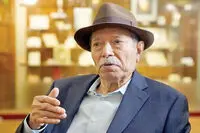 ویدئو: آواز شادمانه علی نصیریان در 90 سالگی