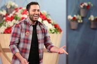 ویدئو: واکنش تند به رقص علی صبوری و رضا ناجی