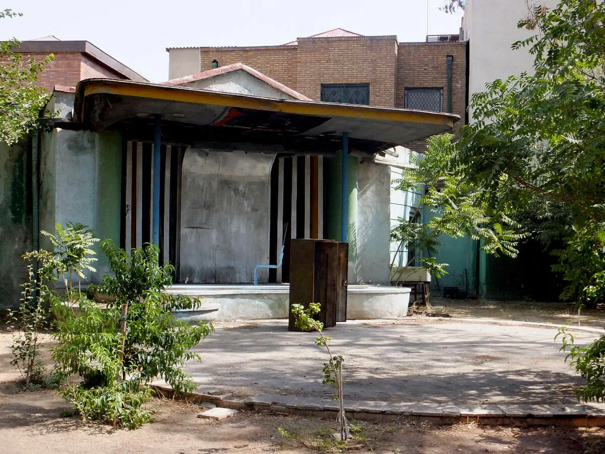 کافه نادری