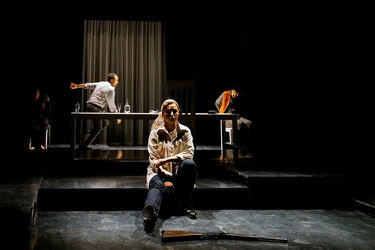 اجرای نمایش "مرگ و دوشیزه" در تماشاخانه پالیز