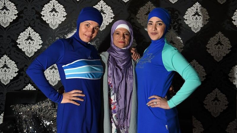 700 هزار زن مایوی‌های اسلامی پوشیدند / گفت‌وگوی شبکه NRB با طراح بورکینی‌های جنجالی 