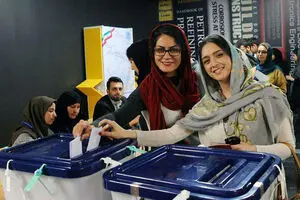 دل‌نوشته بیست‌ویک هنرمند برای اردیبهشت روحانی/ از ترانه و شیلا و پریناز تا کمدین‌ها و خواننده‌های پاپ و... 
