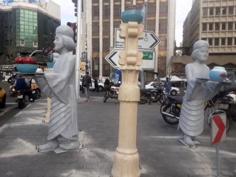 مردان هخامنشی و سفره هفت سین در میدان هفت تیر تهران