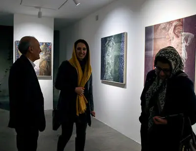 ببینید: الهه‌ها روی پارچه در پراگ