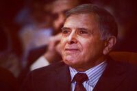 علیرضا شجریان راه استاد شجریان را ادامه می‌دهد