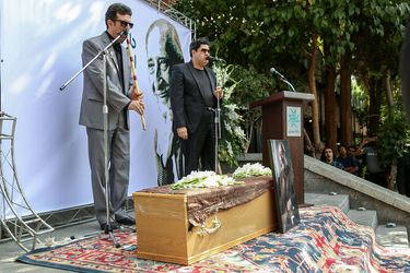 تشییع پیکر زنده‌یاد داریوش اسدزاده از مقابل خانه هنرمندان