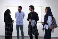 گرایش زنانه در روح مرد و انسان بعد از نیمه شب در گالری مژده/ انسان معلق در قاب عکس‌های بابک حقی