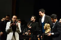 ببینید: کنسرت ناصر چشم‌آذر با خوانندگی اشکان خطیبی 