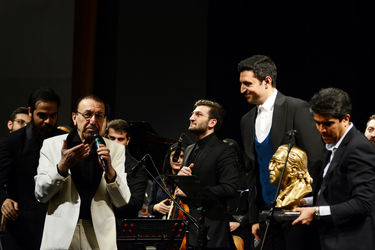 کنسرت ناصر چشم‌آذر به همراه اشکان خطیبی در تالار وحدت