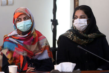 آیین نکوداشت طاهره صفارزاده توسط جایزه آینه دار دوران