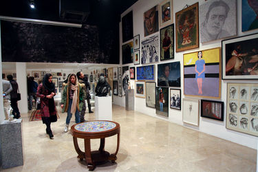 نمایشگاه چهره / تصویری از خود به انتخاب فریدون آو