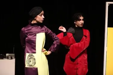 نمایش "اضافه حقوق" مجموعه تئاتر دیوار چهارم