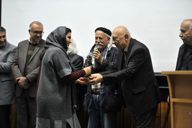 آیین اعطای نخستین جایزه آینه دار دوران در زادروز استاد باستانی پاریزی