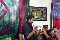 نوحه‌خوانی بهنام بانی در دسته عزاداری/ فیلم