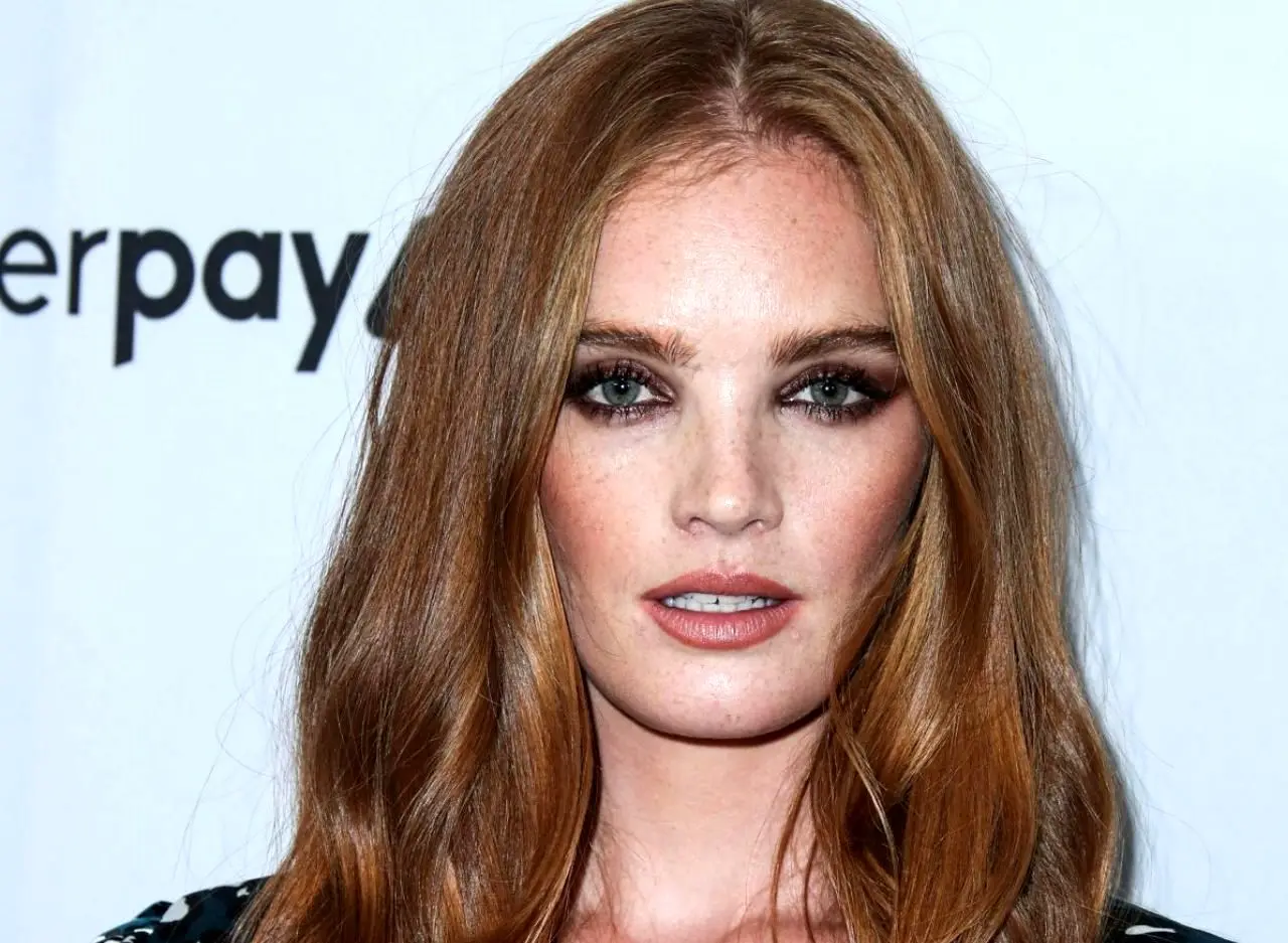 مانکن معروف به کرونا مبتلا شد/ عکس