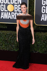 Allison Williams was one of the few actors to incorporate any colour into her look.