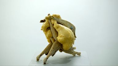مازادها اثر کریم اله خانی در گالری بهار خانه هنرمندان