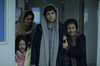 دانلود فیلم سینمایی زن و بچه سعید روستایی / فیلم پریناز ایزدیار و پیمان معادی منتشر شد