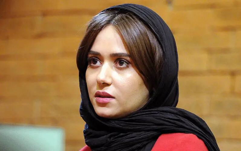 سلفی خانم بازیگر با کلاه پشمی+ عکس