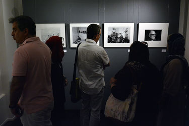 نمایشگاه گروهی عکس از 77 هنرمند در گالری ایوان