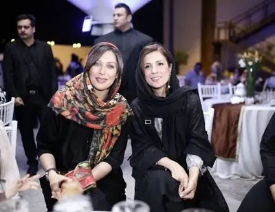 ببینید: تیپ جدید جمشید هاشم‌پور در کنار مهتاب کرامتی روی فرش قرمز