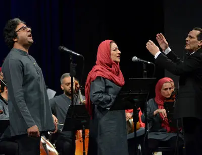 ببینید: حاشیه‌های کنسرت ارسلان کامکار