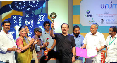 Majid Majidi receives lifetime award at Kerala festival