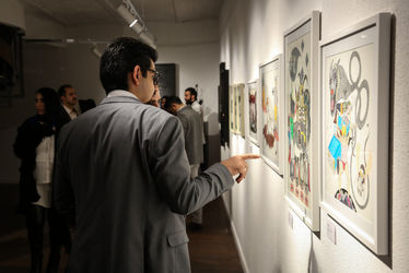 نمایشگاه نقاشی ناصر پلنگی و لباس بهنود جواهرپور در گالری آریانا