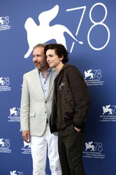 dune-photocall-venicetimothee-chalamet-denis-villeneuve-rebbeca-josh-oscar-isaac-javier-13