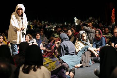 نمایش "یک دقیقه و سیزده ثانیه" در پردیس شهرزاد