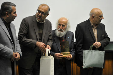 آیین اعطای نخستین جایزه آینه دار دوران در زادروز استاد باستانی پاریزی