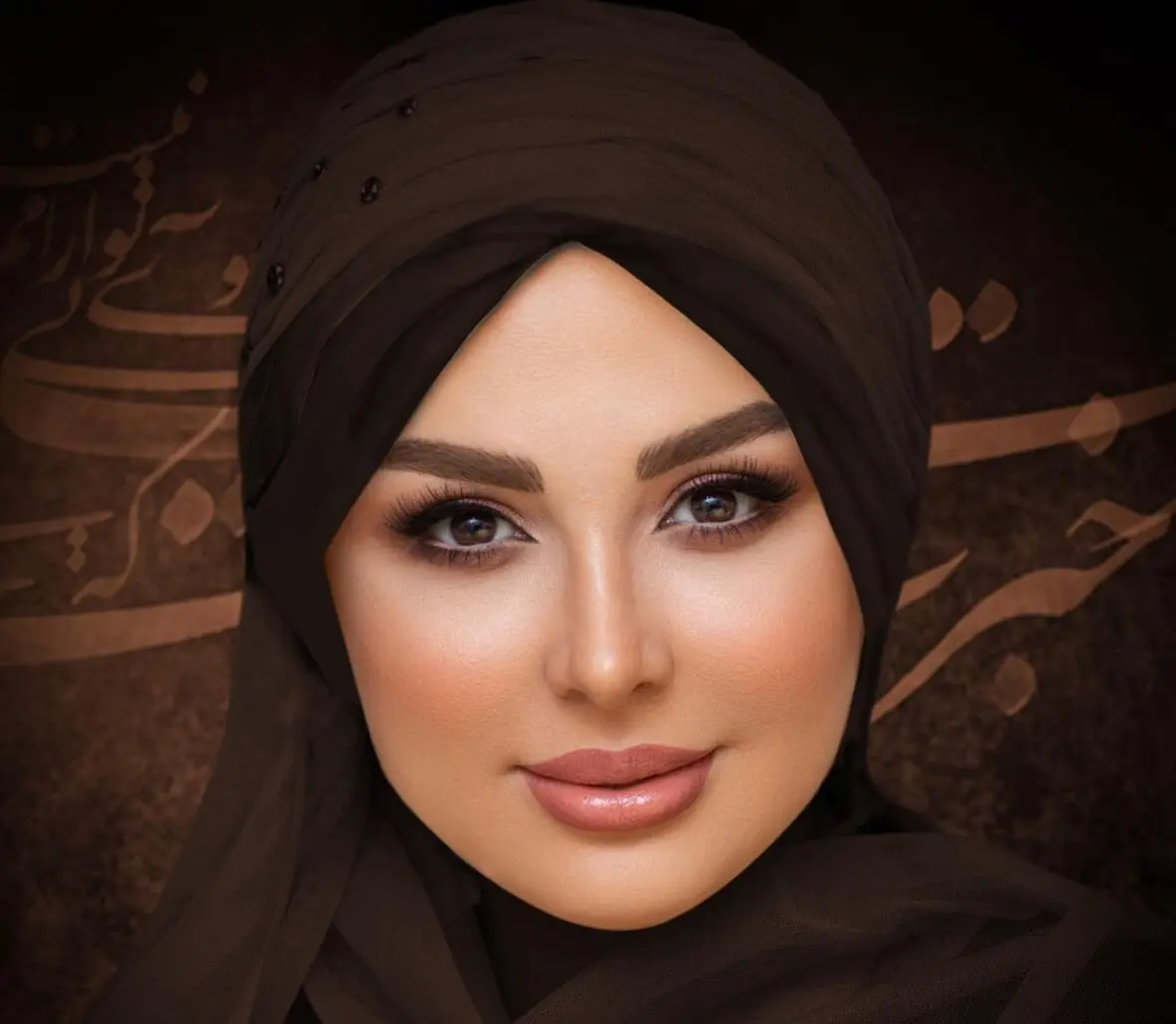 ببینید: استایل نیوشا ضیغمی با کلاه و رنگ های شاد