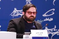 اعتراض کیهان به هومن سیدی و یادآوری حمایتش از روحانی/ از فعل معکوس استفاده می‌کند و می‌گوید من خود مردمم!