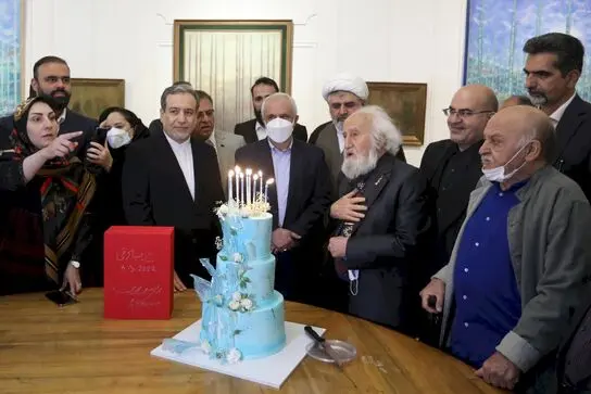 جشن تولد ۹۲ سالگی حسین محجوبی