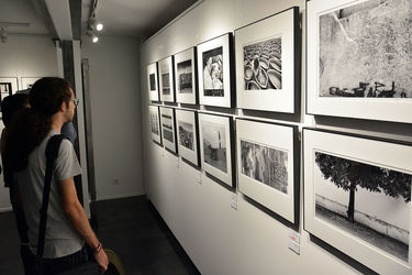 نمایشگاه گروهی عکس از 77 هنرمند در گالری ایوان