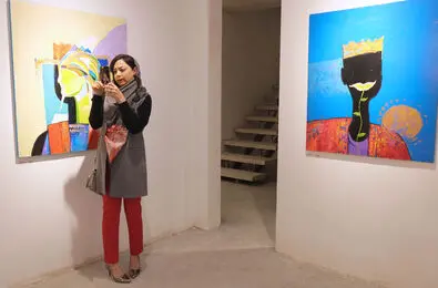 رضا بابک در نمایشگاه نقاشی های کارگردان سینما /عکس