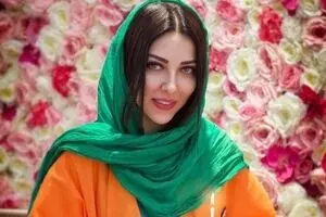 ببینید: ژست خاص لیلا اوتادی در مسجد ابوظبی